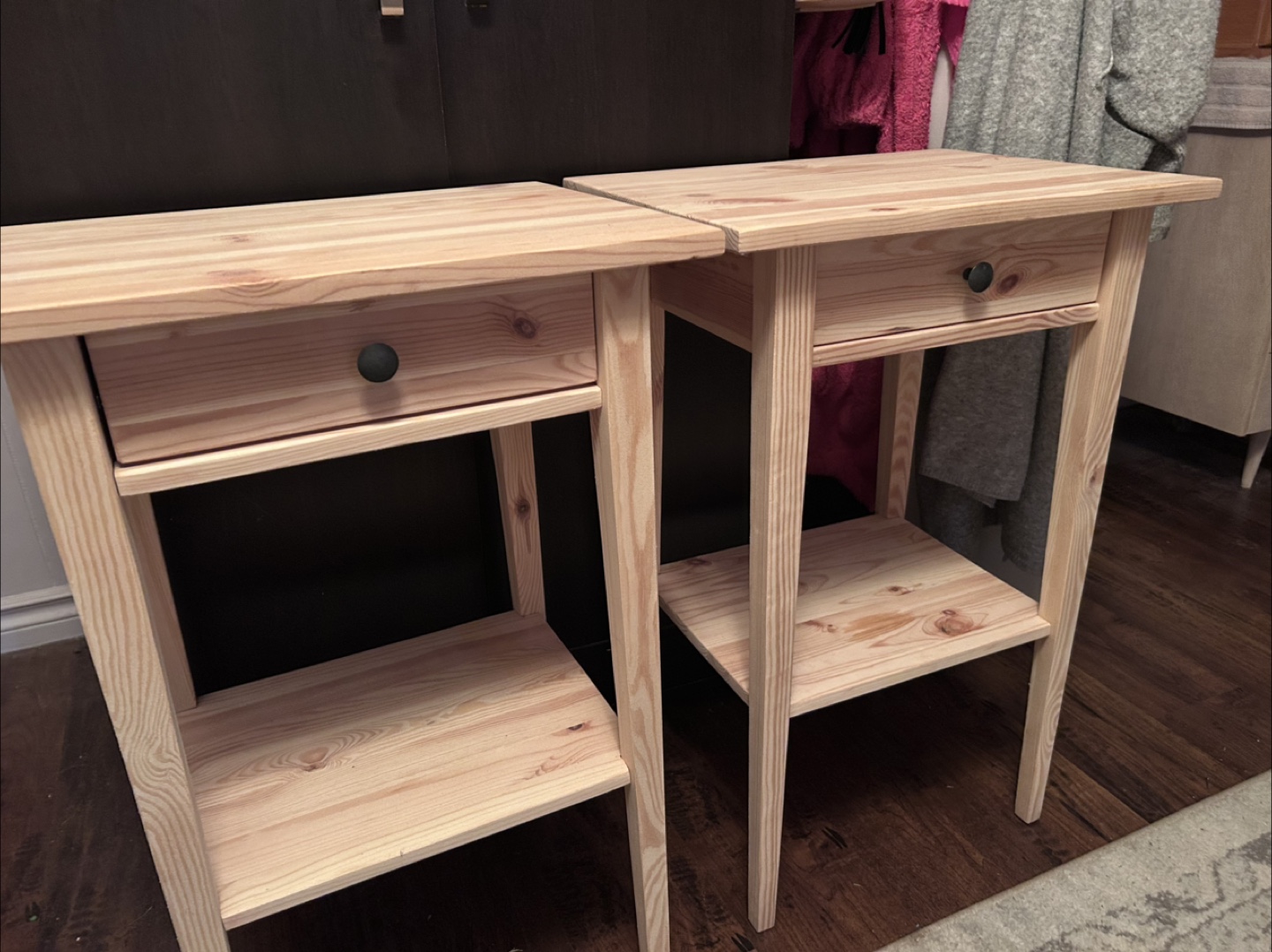 Set of nightstands