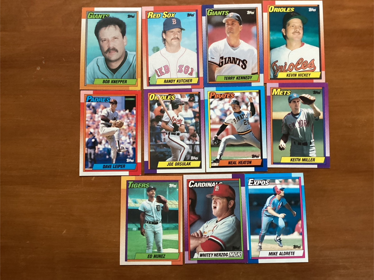 11. 1990 TOPPS MLB Trading Cards !