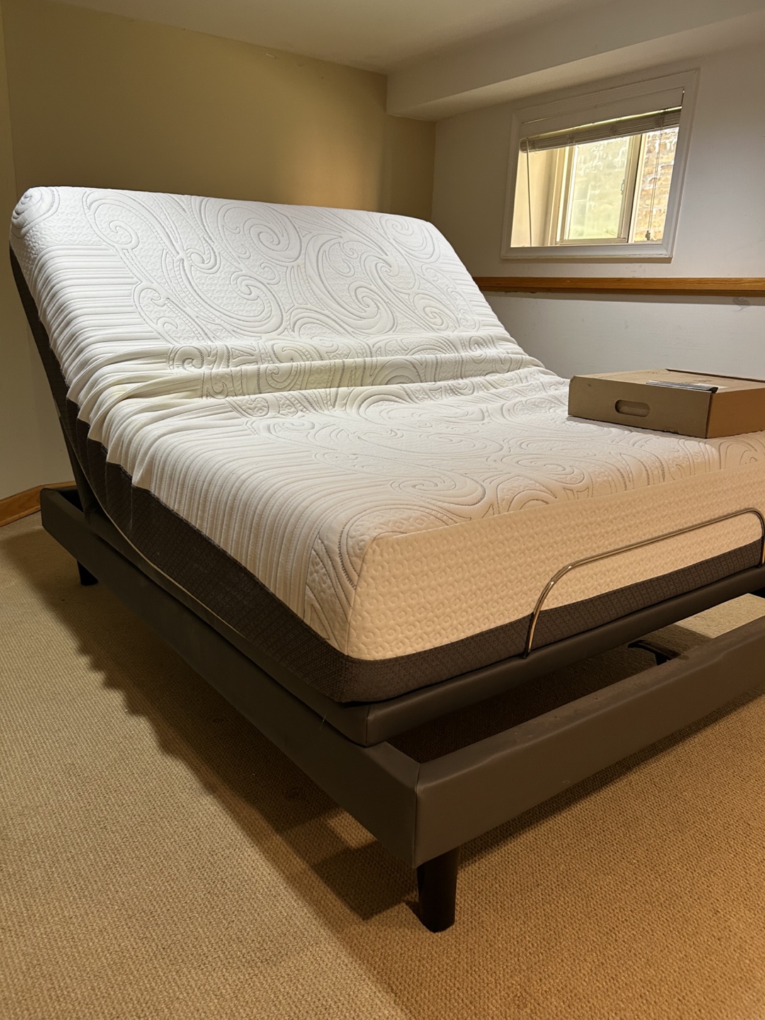 Serta Queen iComfort Mattress with Adjustable Base - photo 4