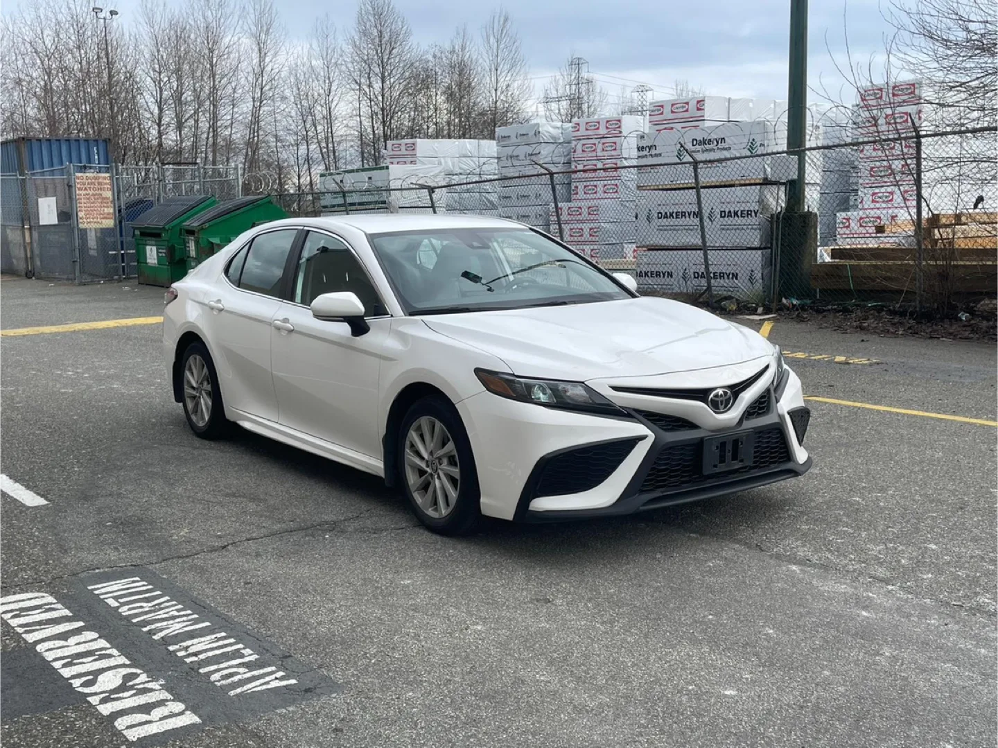 White Toyota Camry Sedan image indicator(7)