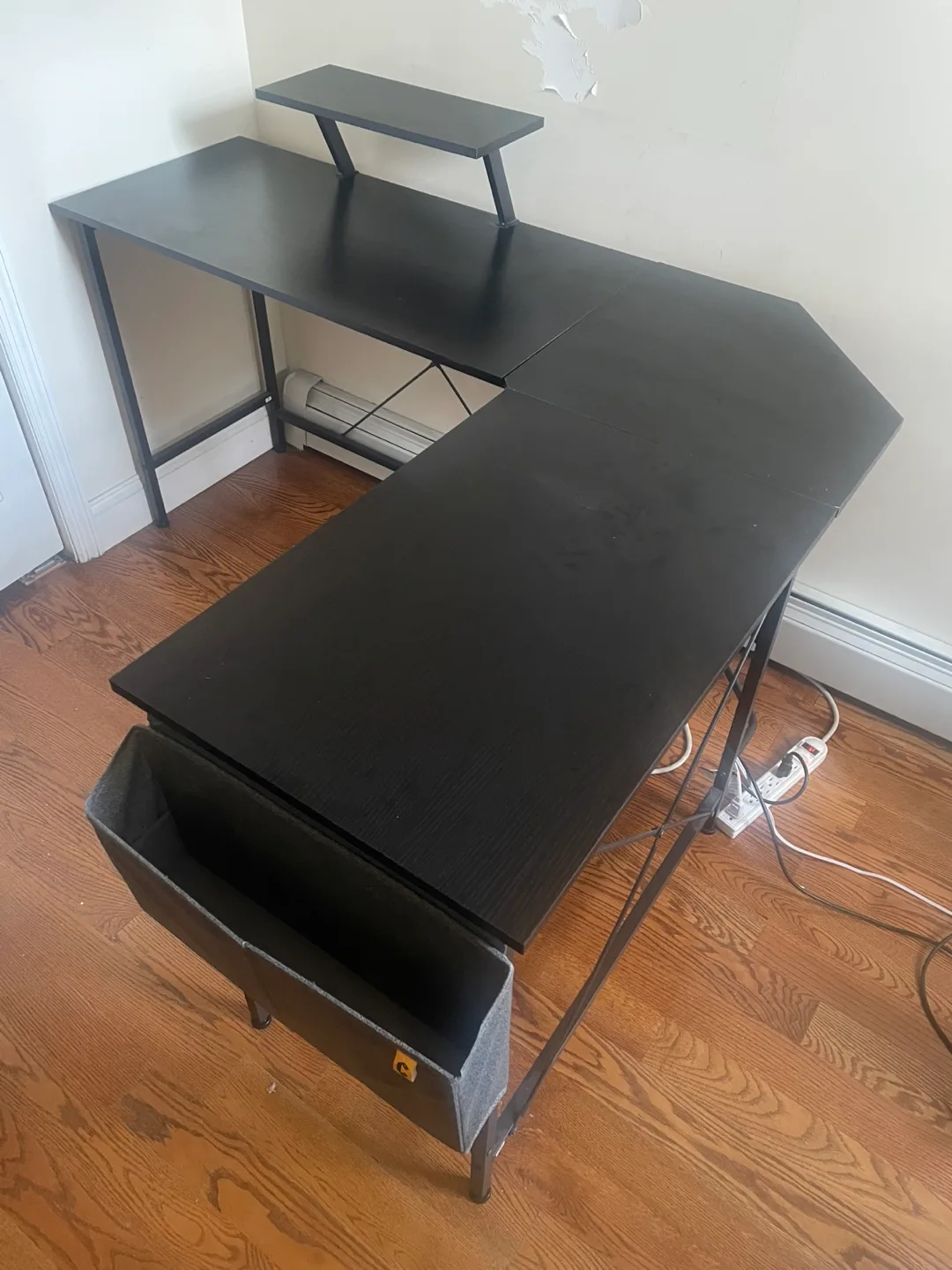 Black L-Shaped Corner Desk thumbnail