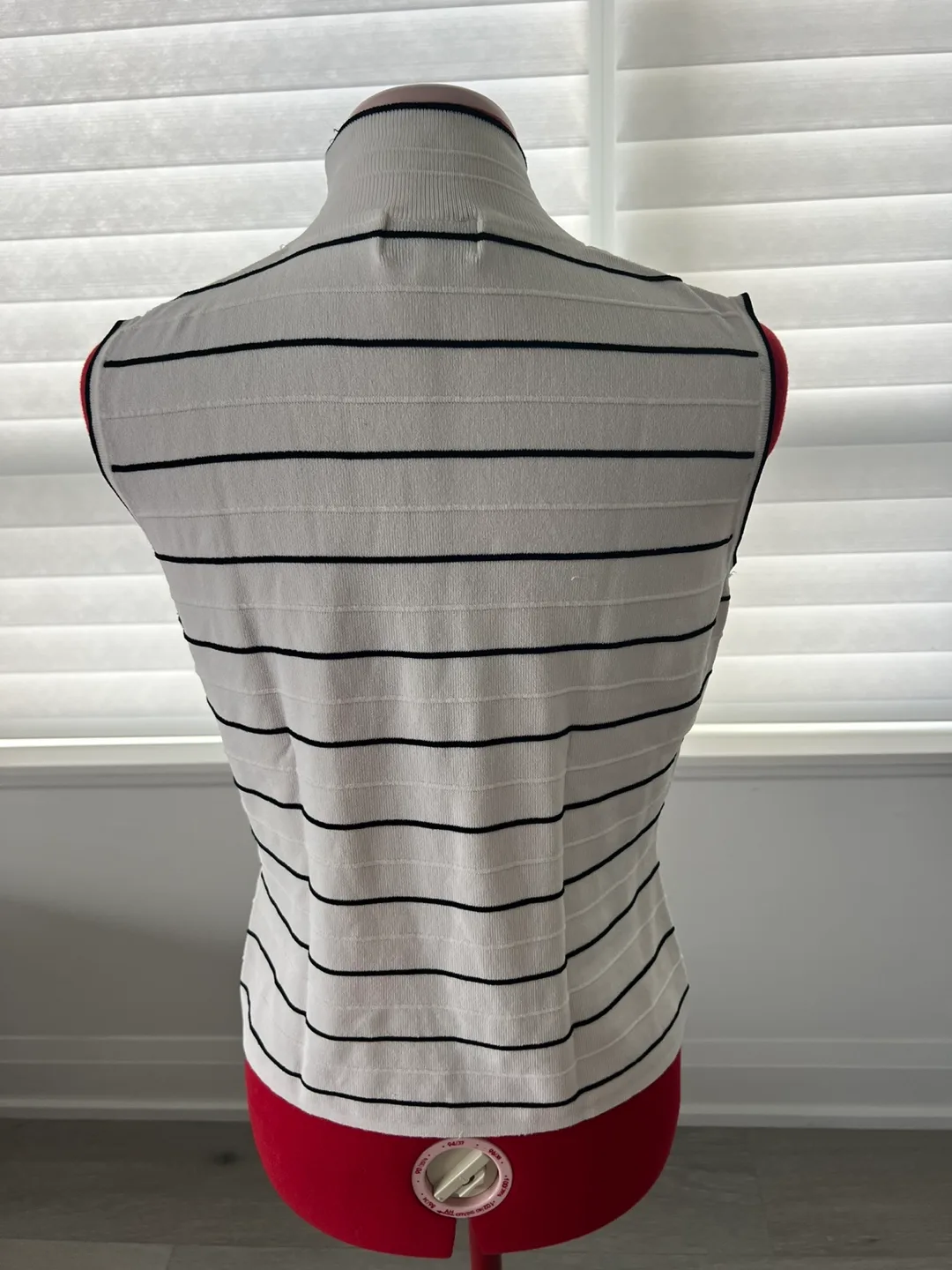 Laura Petites Striped Sleeveless Top - Size P/S image indicator(2)