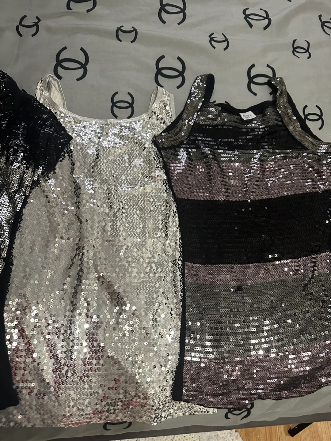 Sequin Tank Tops image indicator(3)