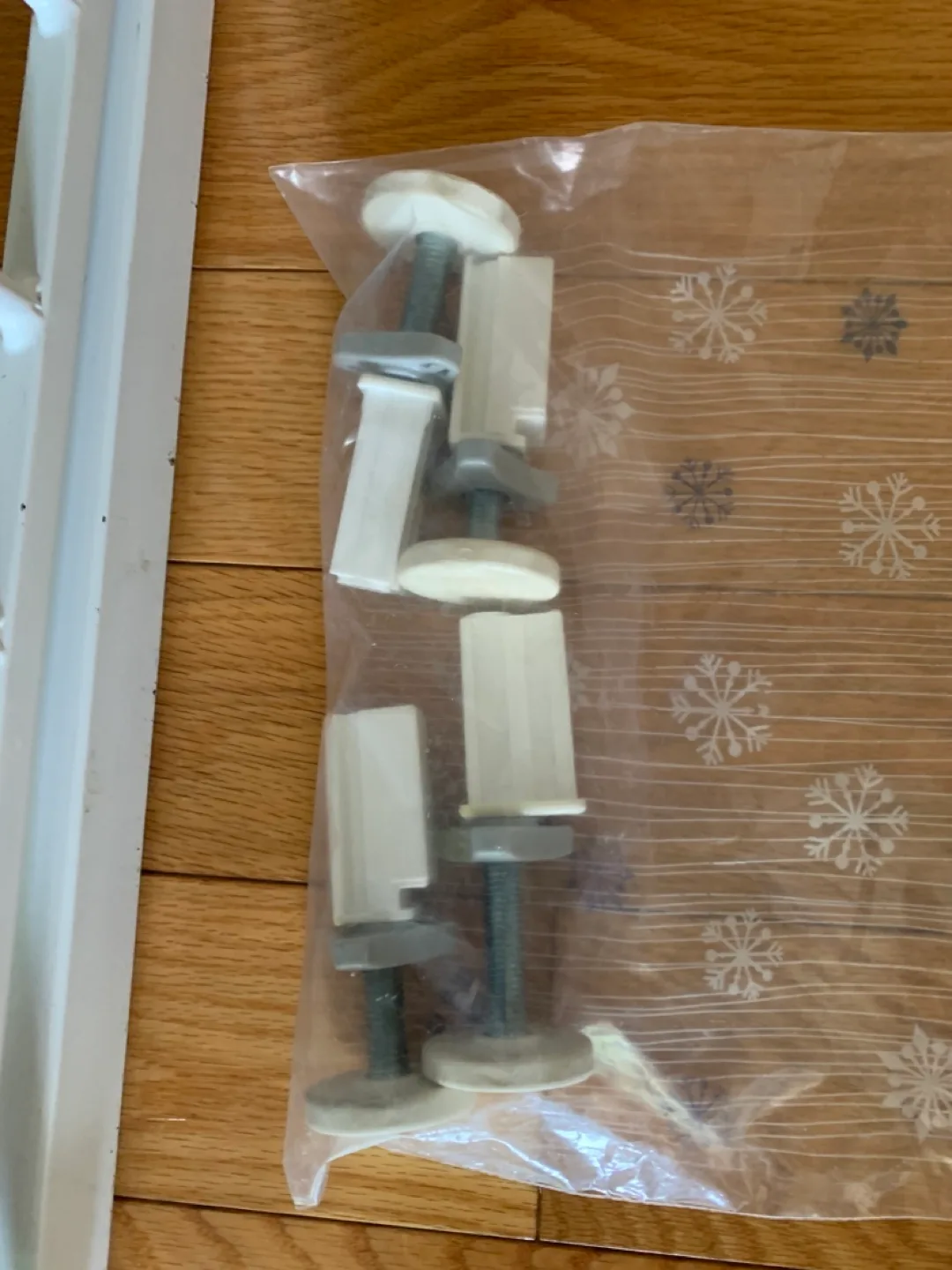 Evenflo Easy Walk-Thru Baby Gate image indicator(2)