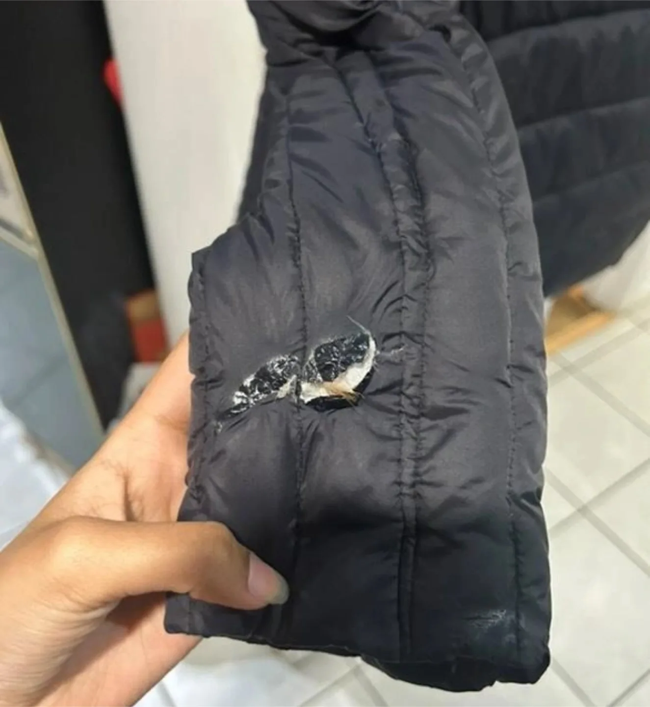 Tommy Hilfiger Black Puffer Jacket - Size S image indicator(3)