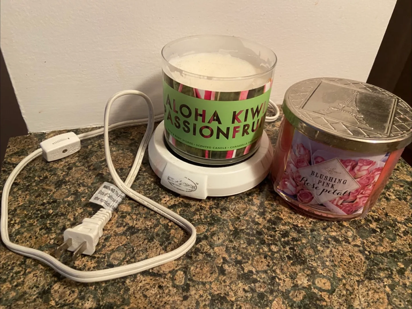 Bath and Body works Candles plus candle warmer thumbnail