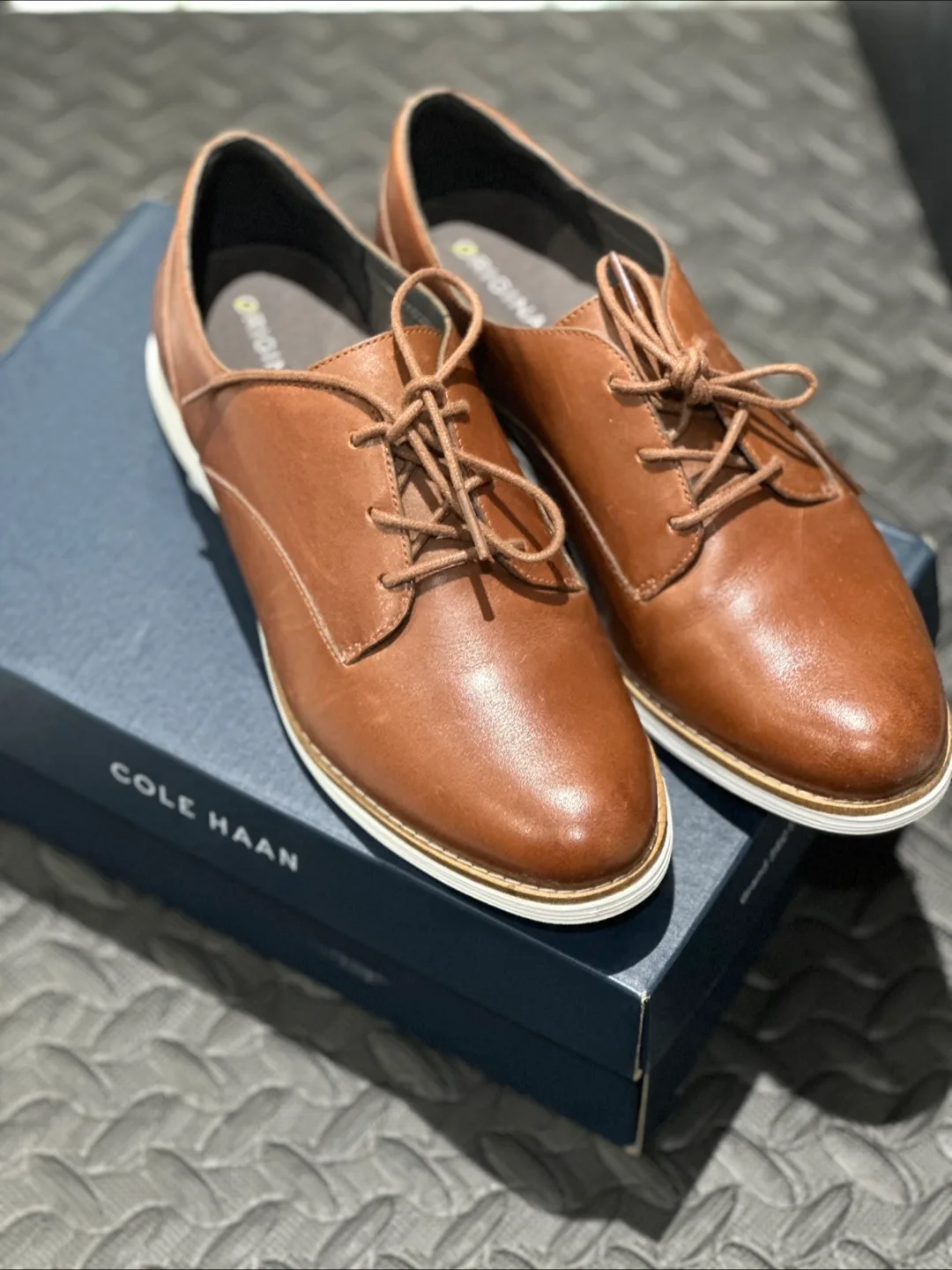 COLE HAAN Brand New Grand Plain Oxford Leather thumbnail