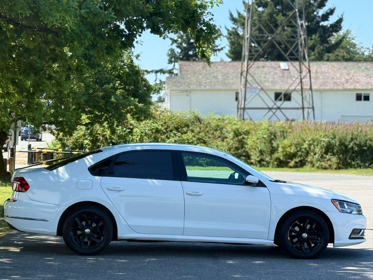 2018 Volkswagen Passat - photo 2