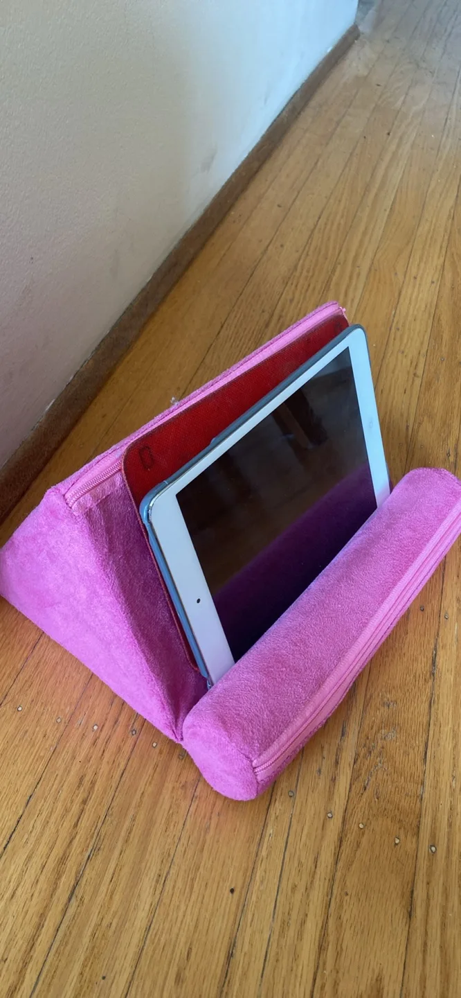 Soft pink Ipad holder - IPAD NOT INCLUDED thumbnail