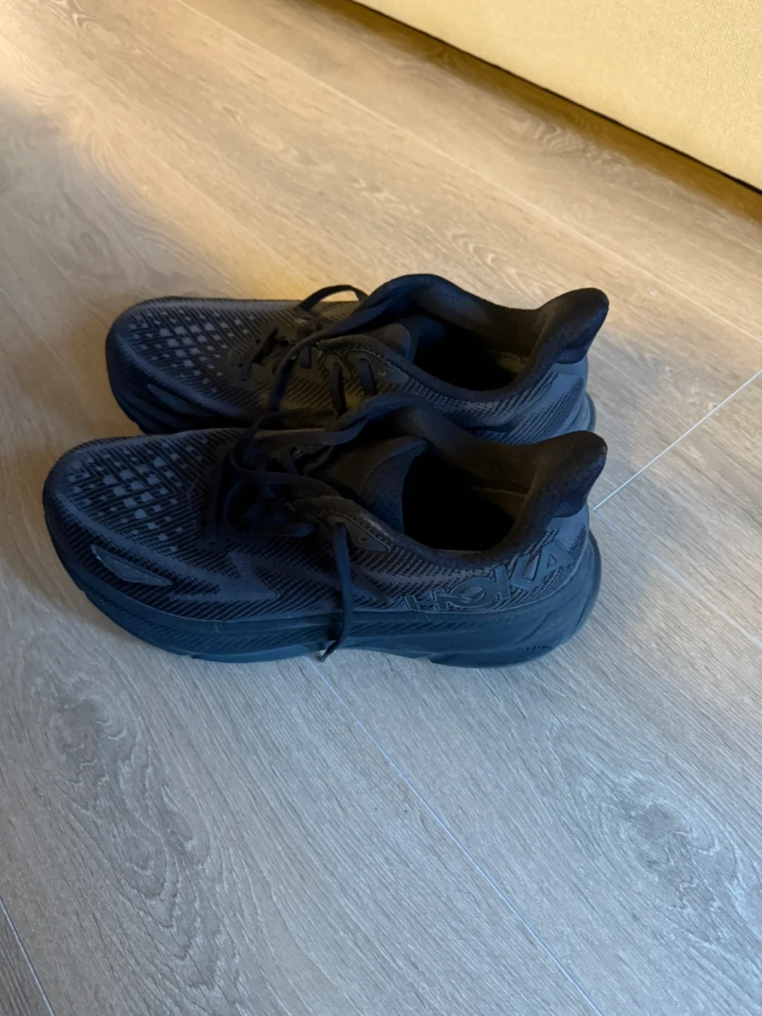 Hoka Clifton 9 - Men's US 11.5 Black Running Shoes thumbnail