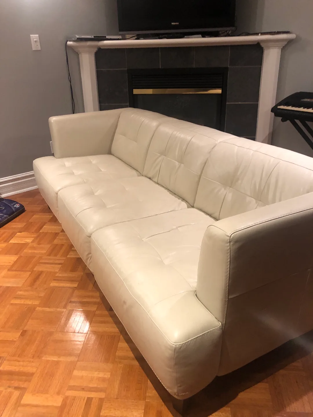 Leather Sofa - Cream Colour image indicator(8)