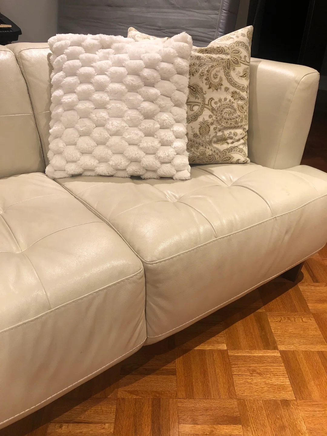 Leather Sofa - Cream Colour image indicator(2)