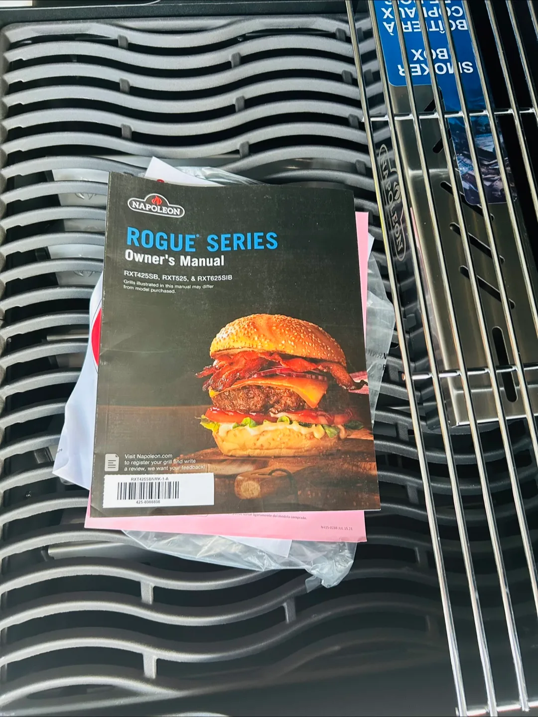 Napoleon Rogue XT Gas Grill image indicator(9)