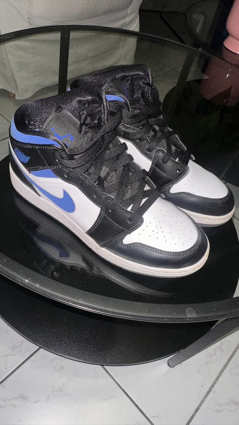Air Jordan 1 Mid Black White Hyper Royal thumbnail