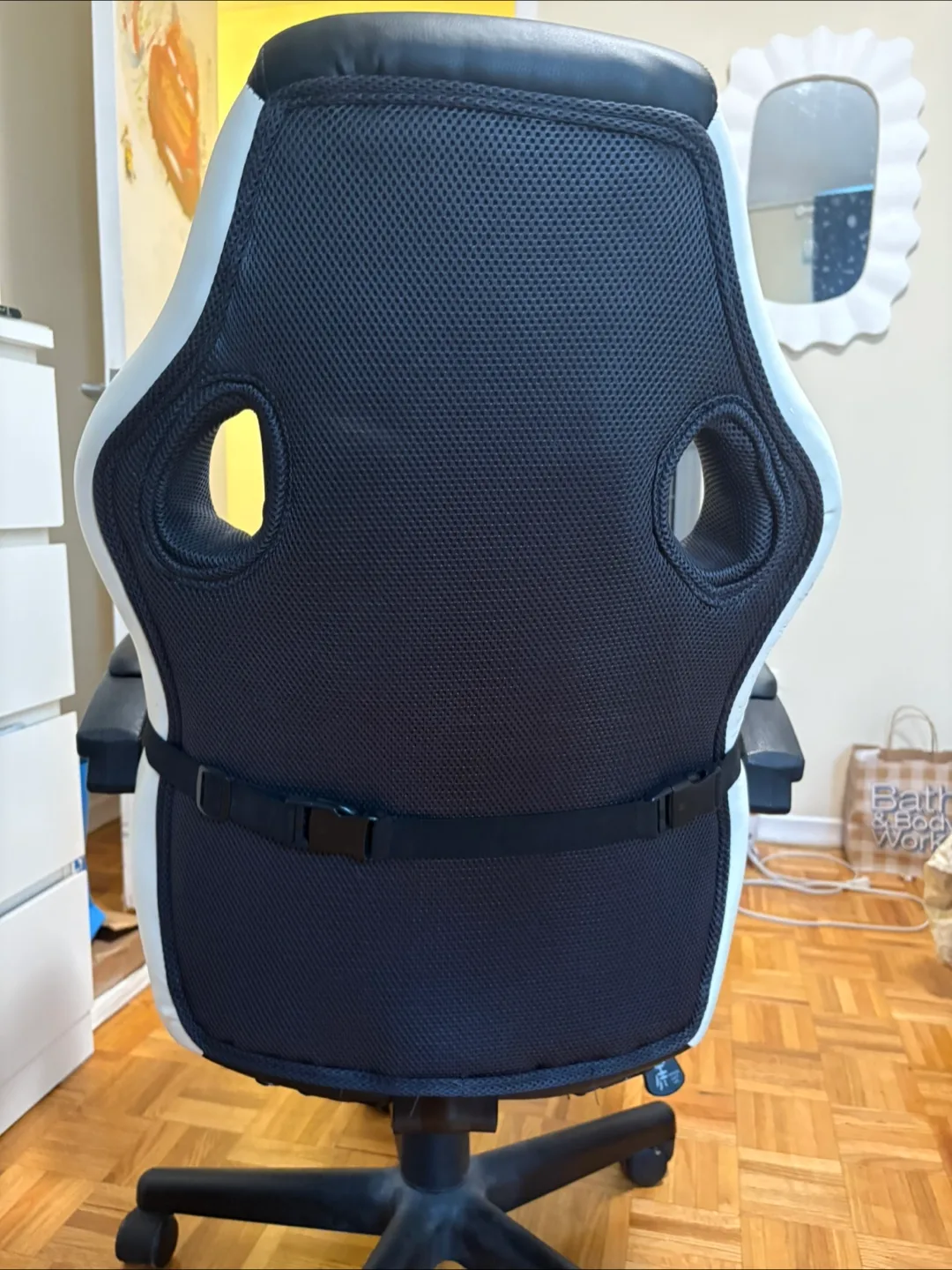 Black & White Gaming Chair image indicator(3)