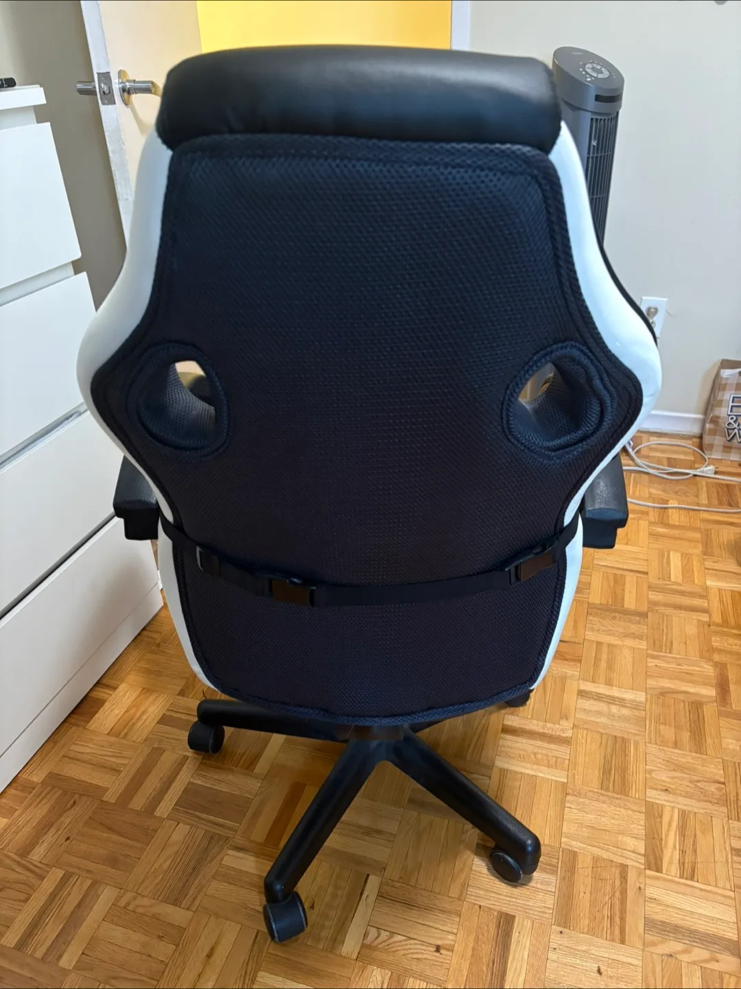 Black & White Gaming Chair image indicator(2)