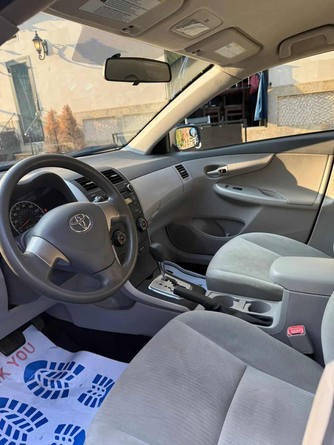 2010 Toyota Corolla LE - 72k miles image indicator(6)