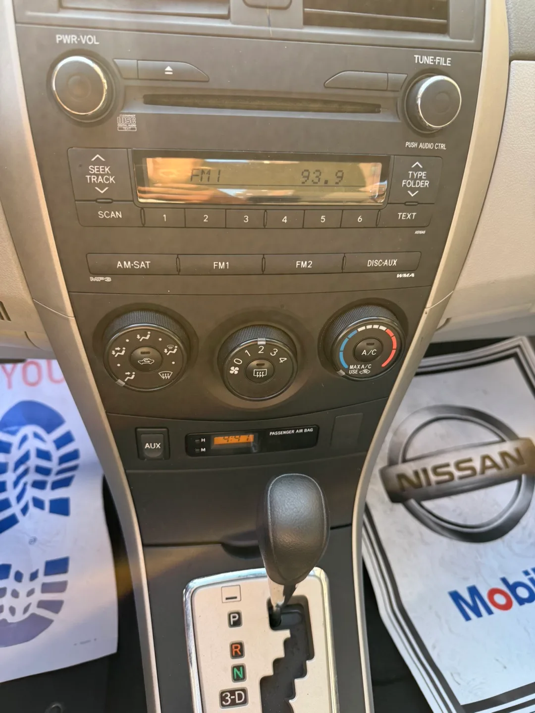 2010 Toyota Corolla LE - 72k miles image indicator(7)