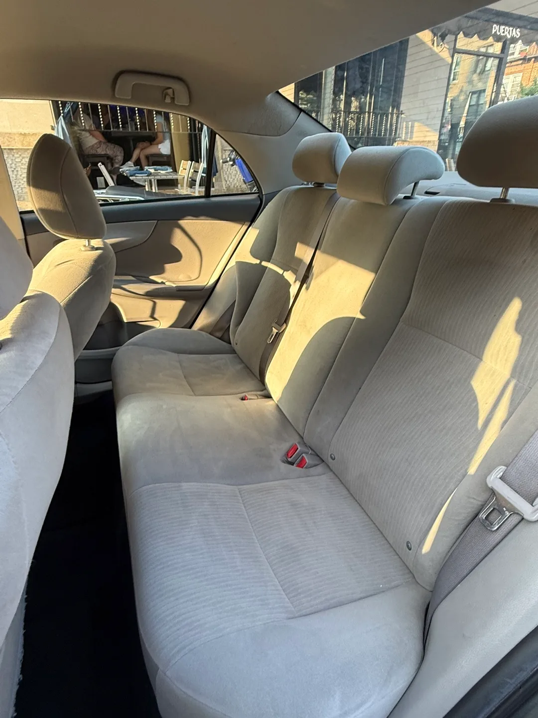 2010 Toyota Corolla LE - 72k miles image indicator(8)