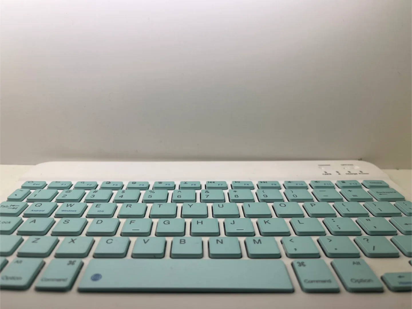 Wireless Keyboard White & Blue 🧡 image indicator(2)