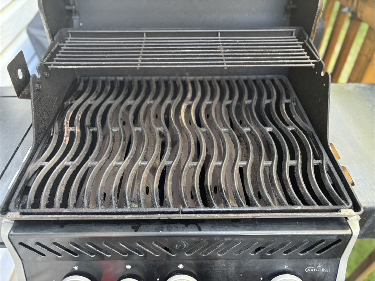 Napoleon Rogue 425 BBQ Grill, Cover, and Rotisserie Kit - photo 4