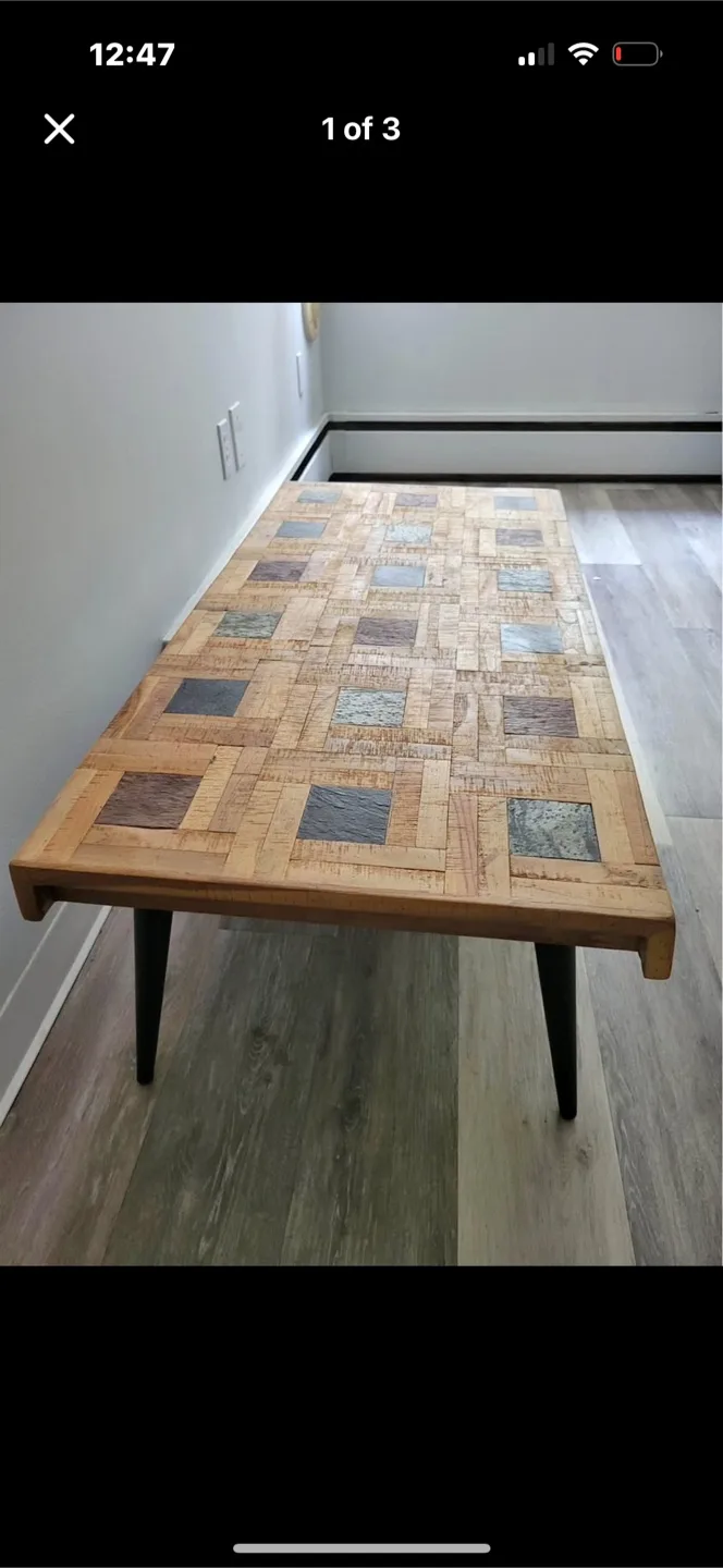 Structube teak Wood Coffee Table excellent condition image indicator(2)