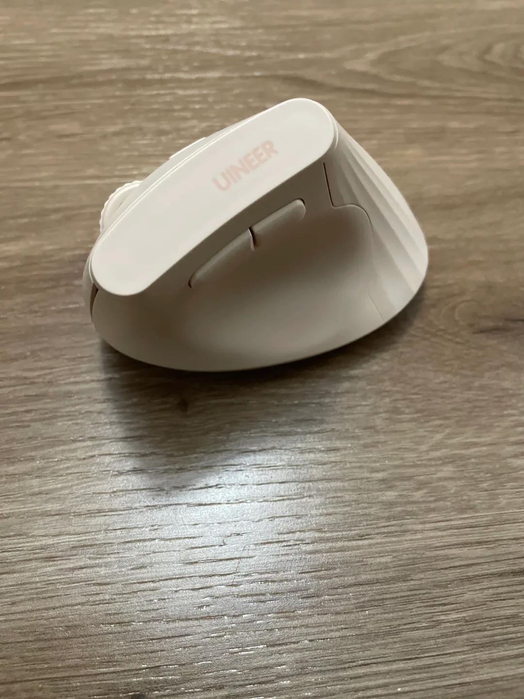 UINEER A06 Wireless Vertical Mouse - New image indicator(2)