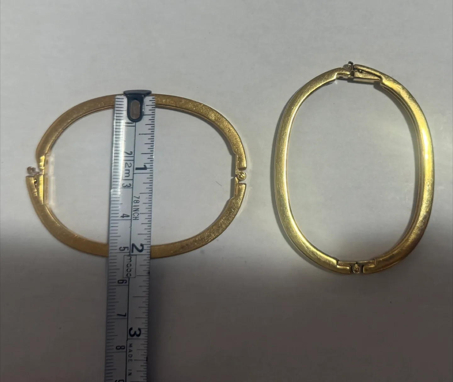 Swarovski bracelet swan logo details by the pictures image indicator(6)