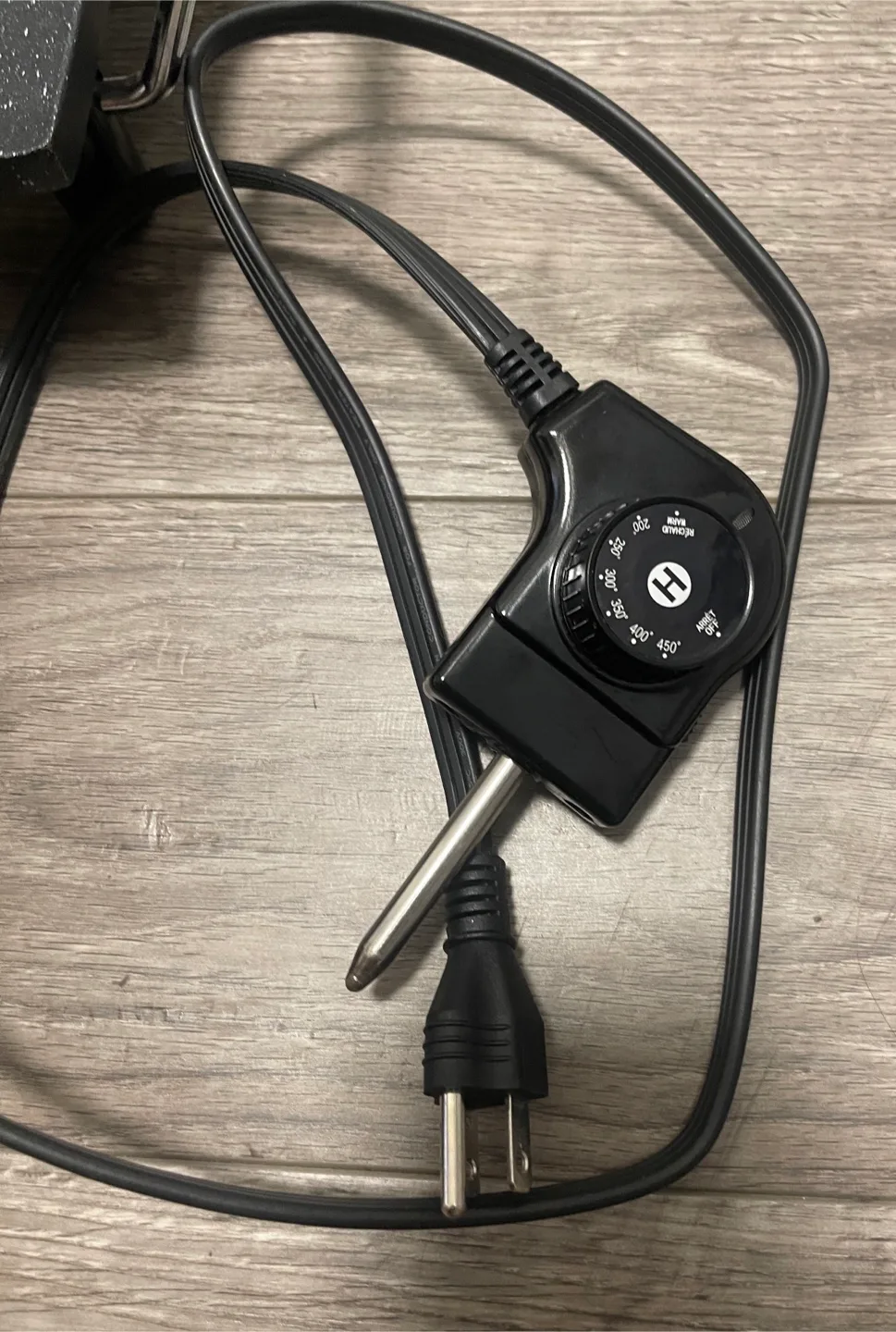 The Rock Heritage Indoor Smokeless BBQ Grill image indicator(8)