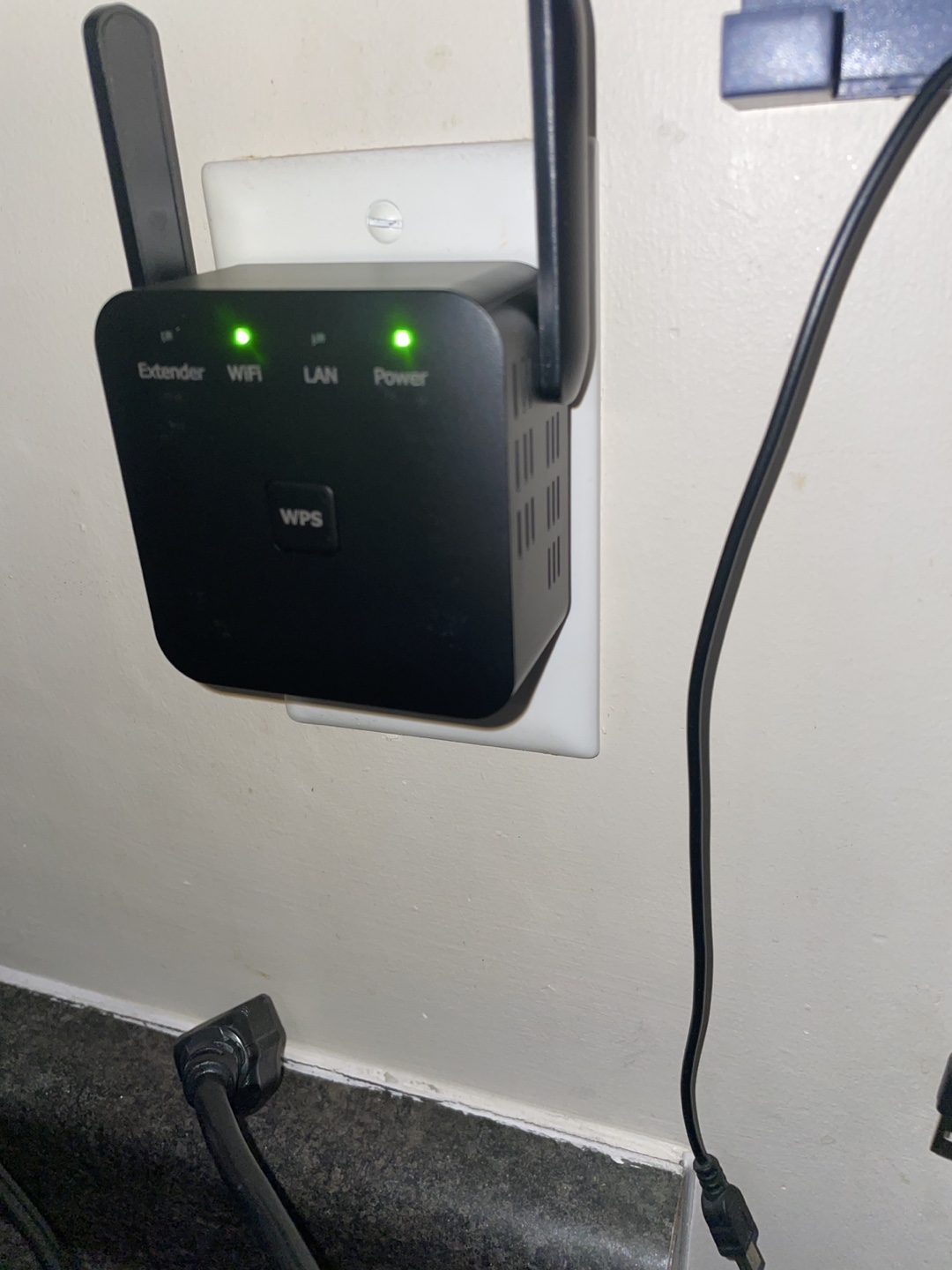 WiFi Range Extender/Repeater - Like New! - photo 5