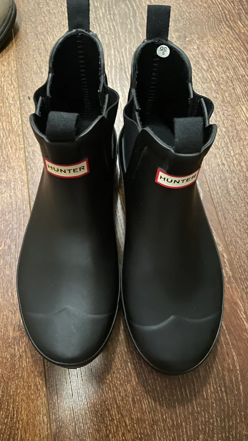 Hunter Chelsea Boots - Black - Size 6 thumbnail