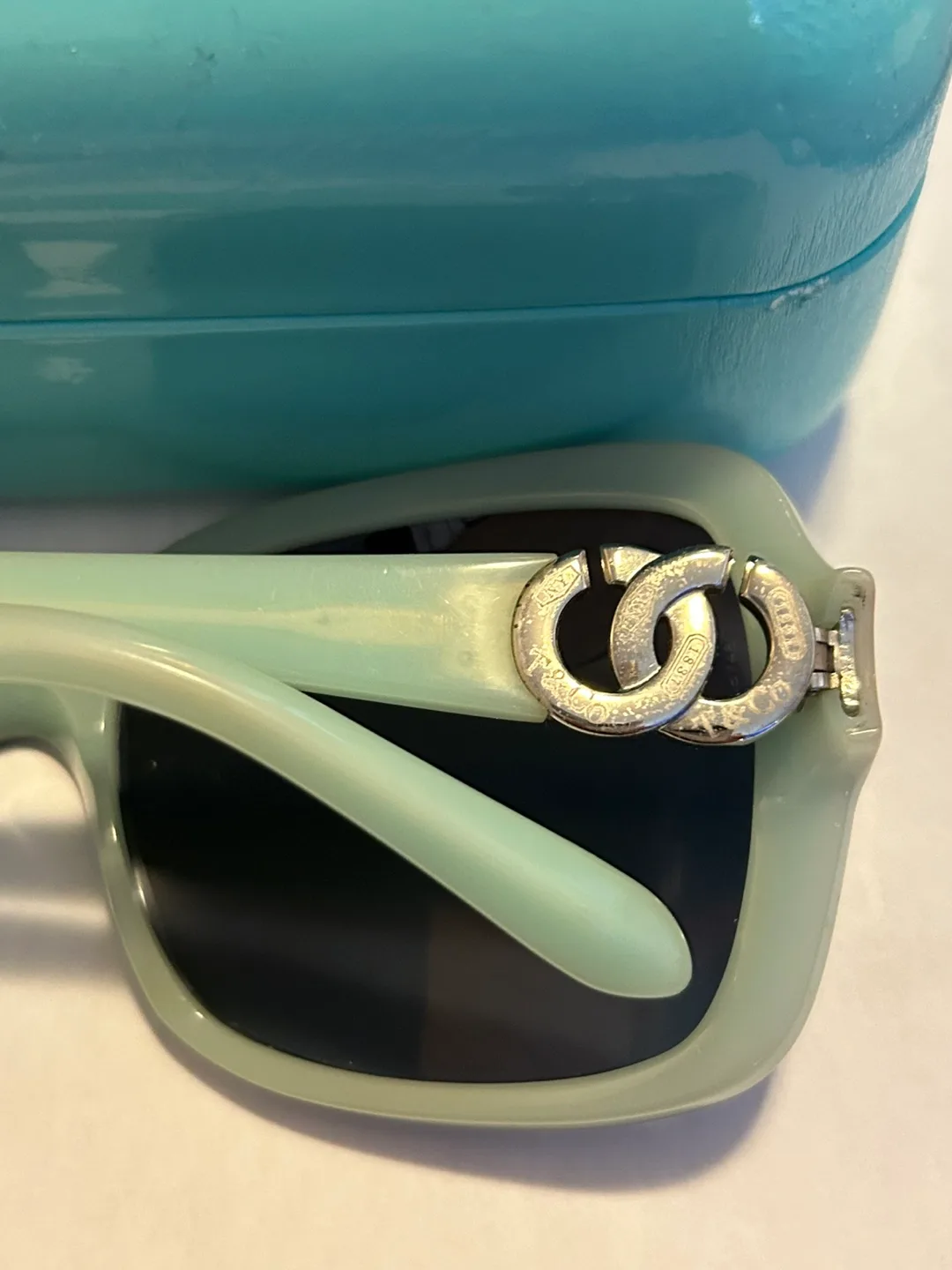 Tiffany & Co. Sunglasses with Case image indicator(8)