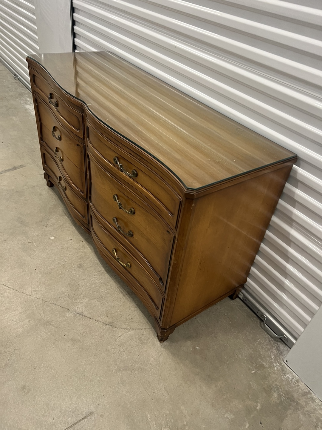 Vintage Wooden 8-Drawer Dresser - photo 5
