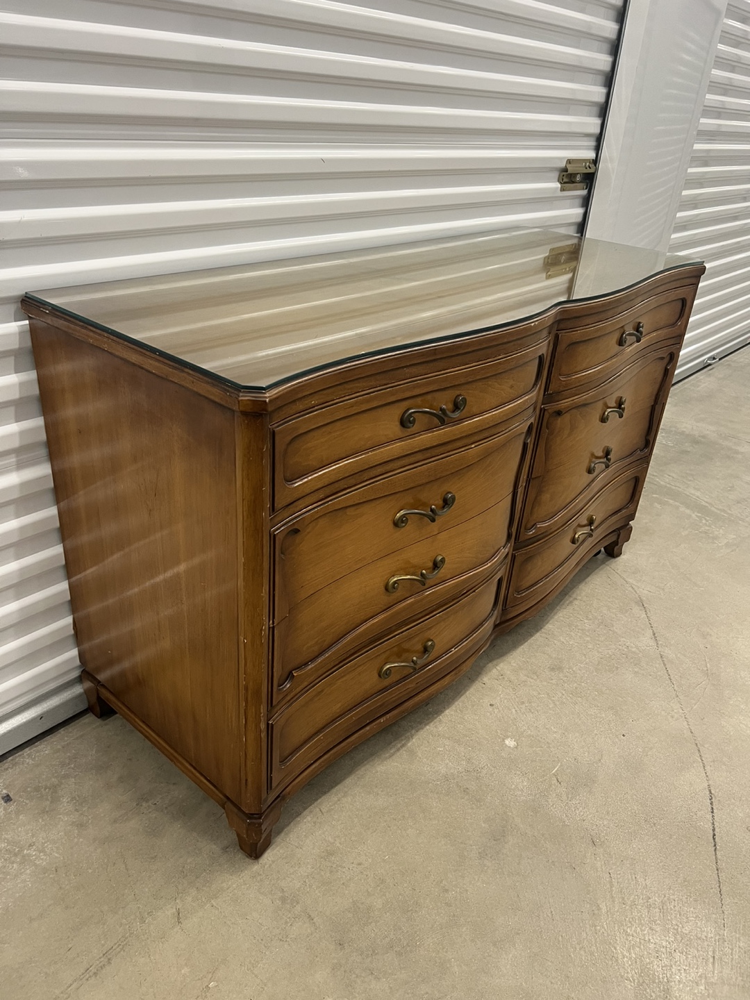 Vintage Wooden 8-Drawer Dresser - photo 2