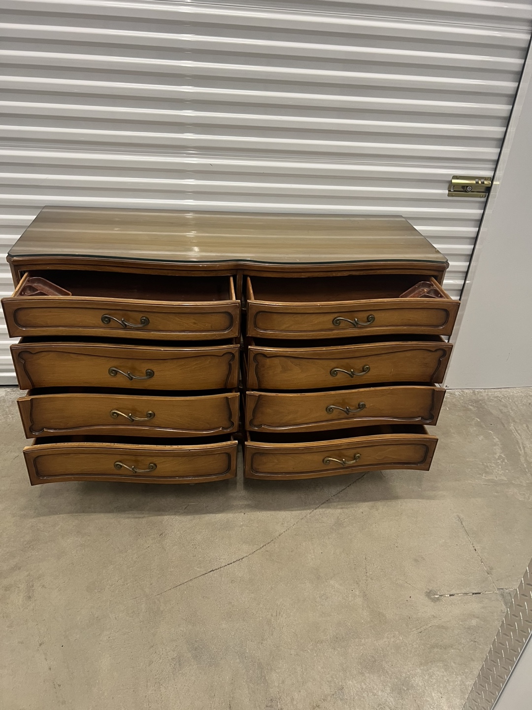 Vintage Wooden 8-Drawer Dresser - photo 3