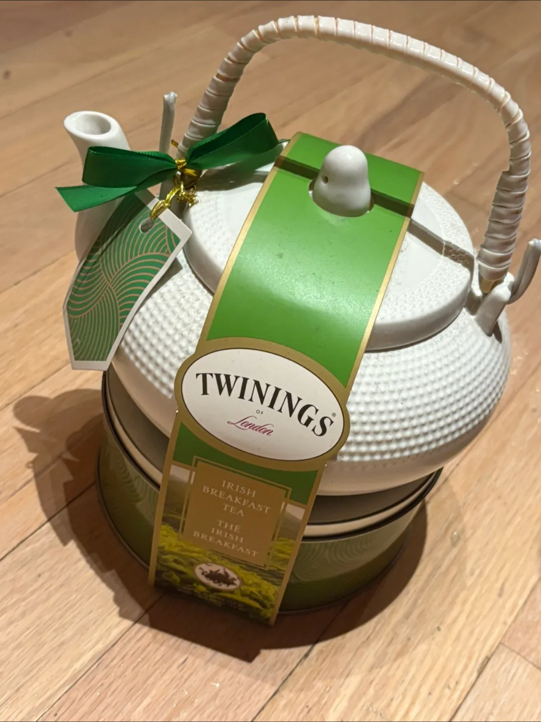 Twinings Irish Breakfast Tea Teapot thumbnail