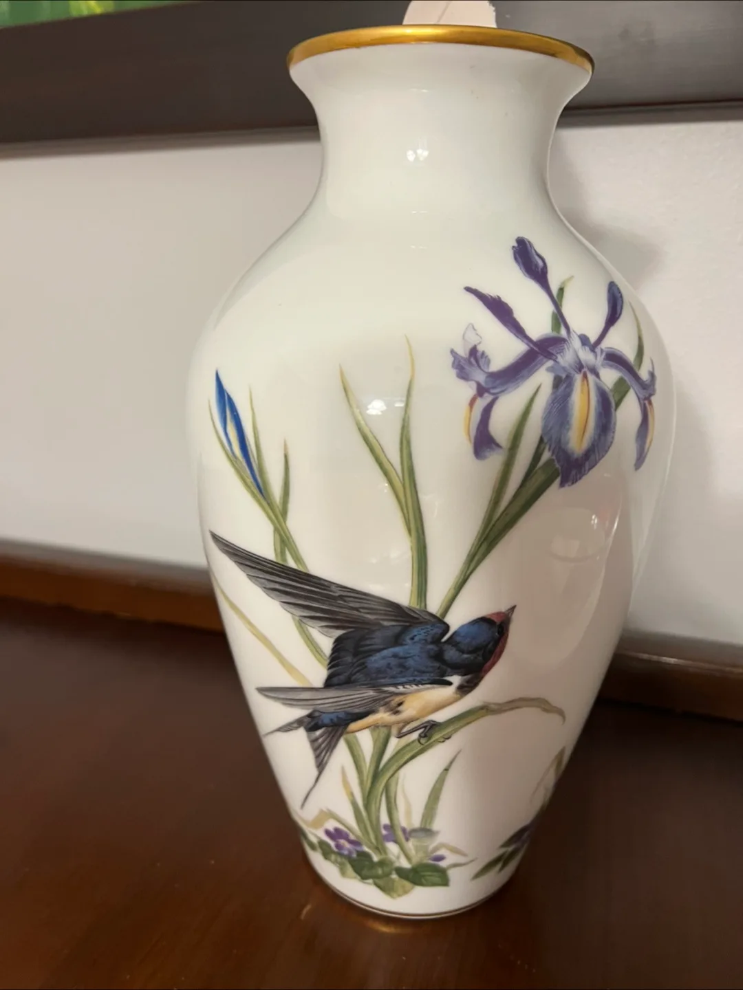 Franklin Porcelain Meadowland Bird Vase image indicator(3)