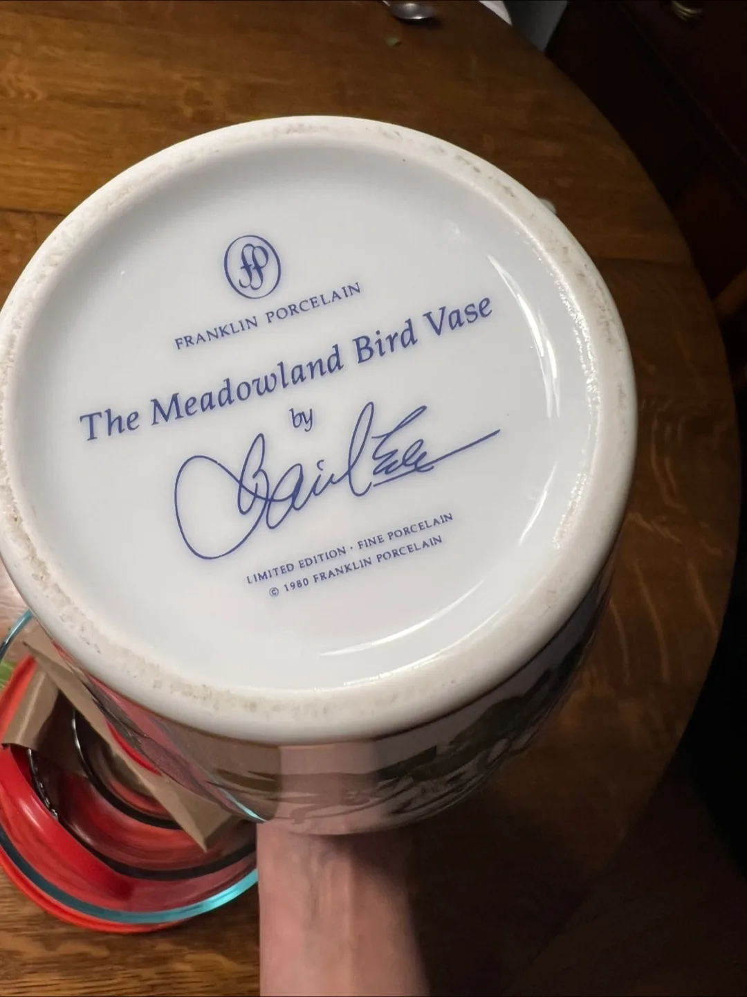 Franklin Porcelain Meadowland Bird Vase image indicator(4)