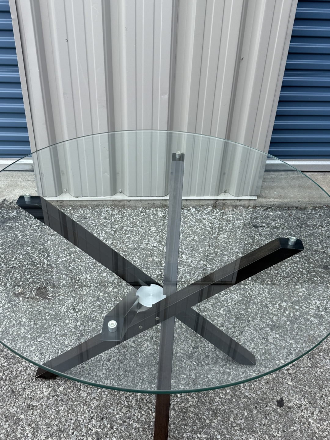 Round Glass Dining Table - photo 5