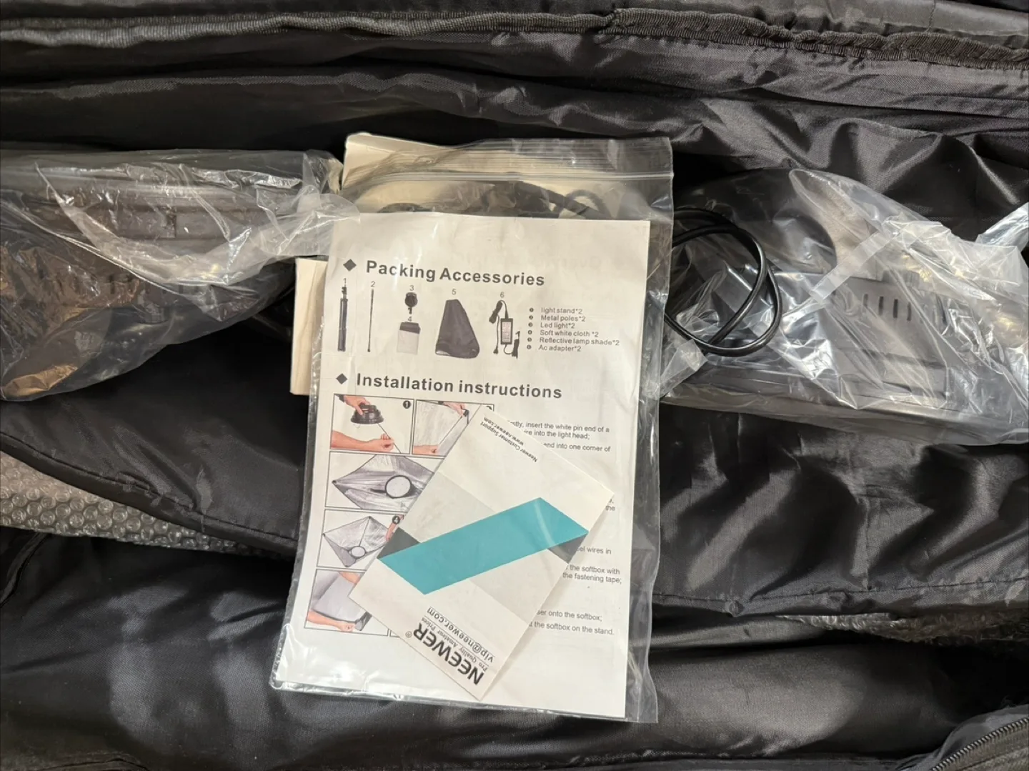 Neewer 48W LED Softbox Lighting Kit (Qty. 2) image indicator(9)