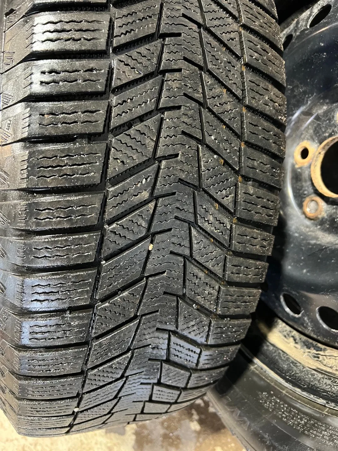 Continental WinterContact Tires 235/65R17 image indicator(2)