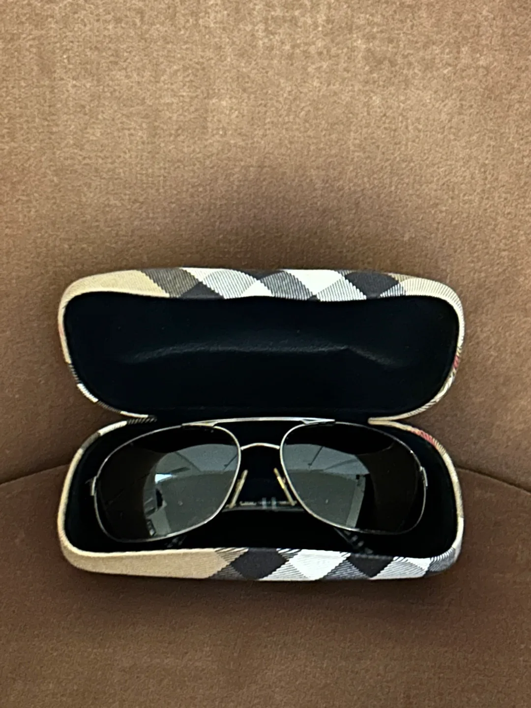 Burberry Sunglasses with Case image indicator(4)