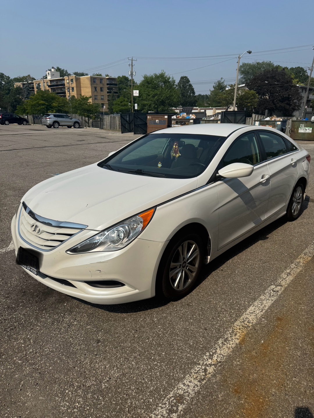 White Hyundai Sonata Sedan 2013
