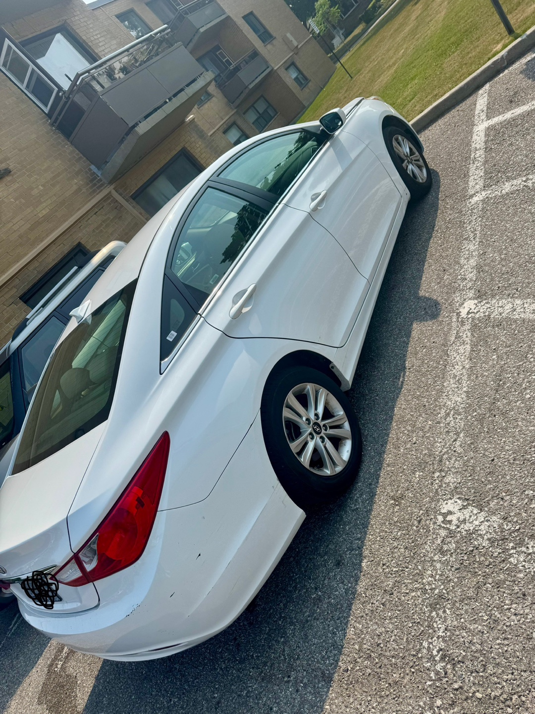 White Hyundai Sonata Sedan 2013 - photo 3