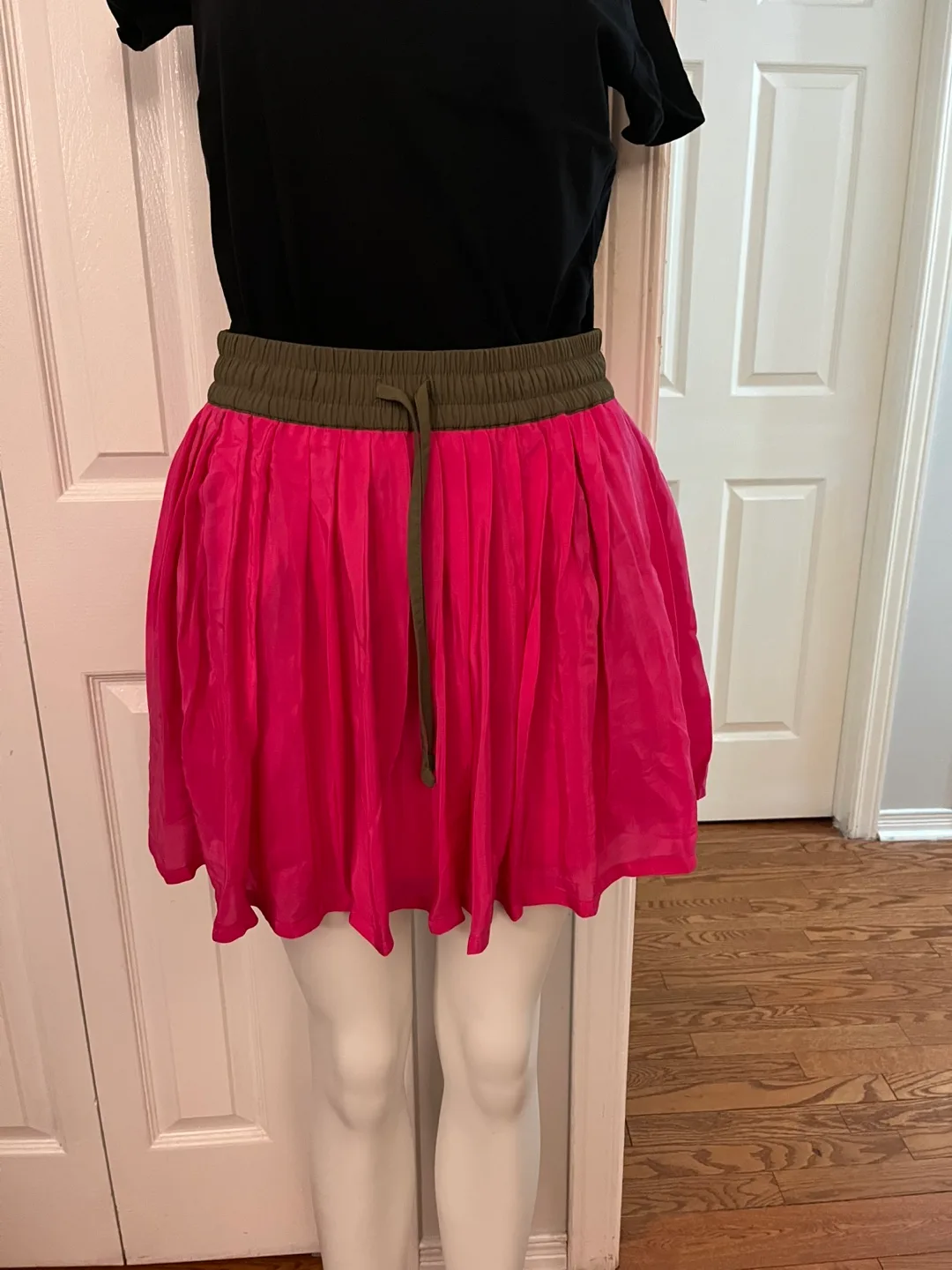 The Drop Pink Skirt - Size S image indicator(3)