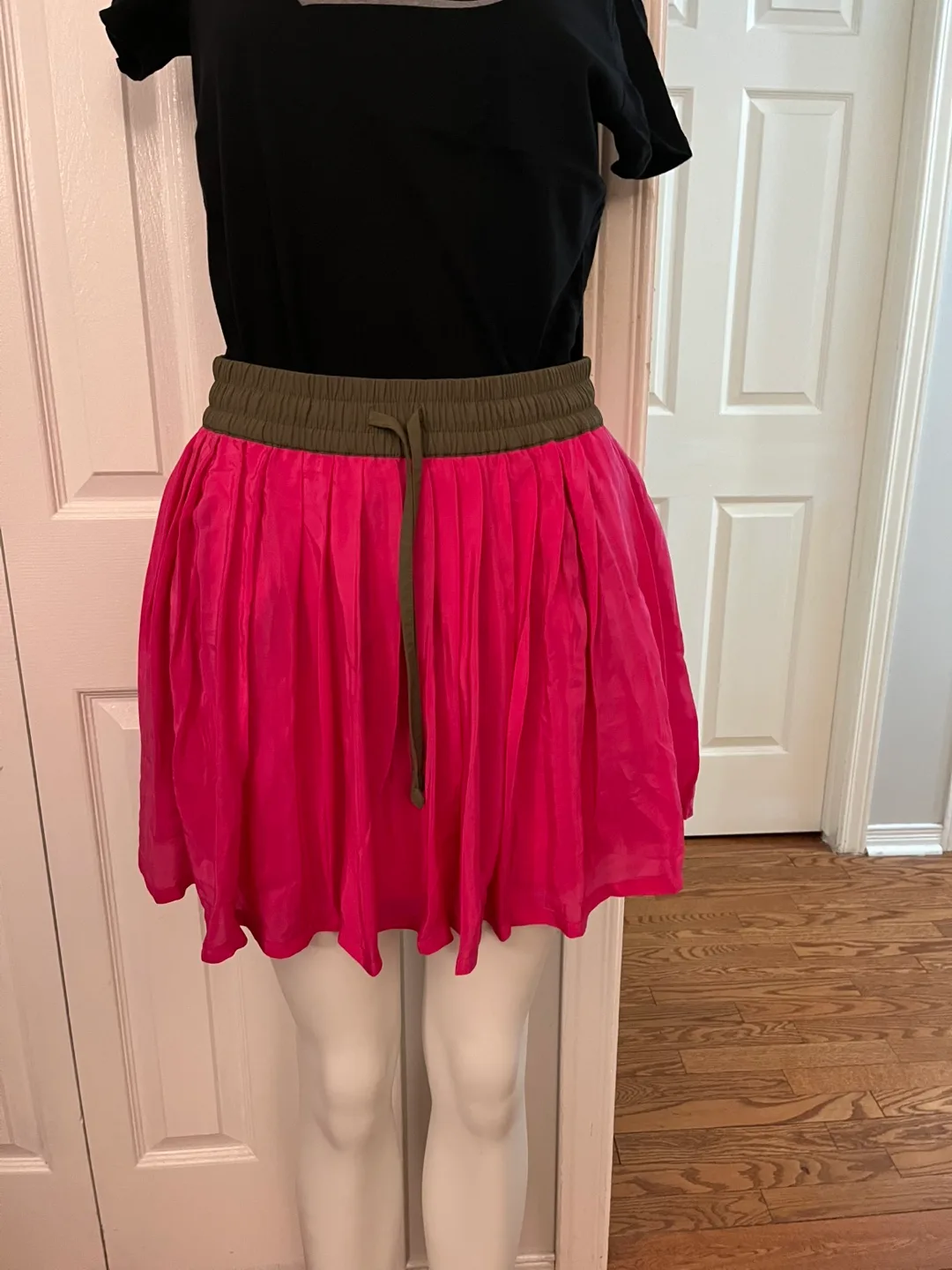 The Drop Pink Skirt - Size S image indicator(2)