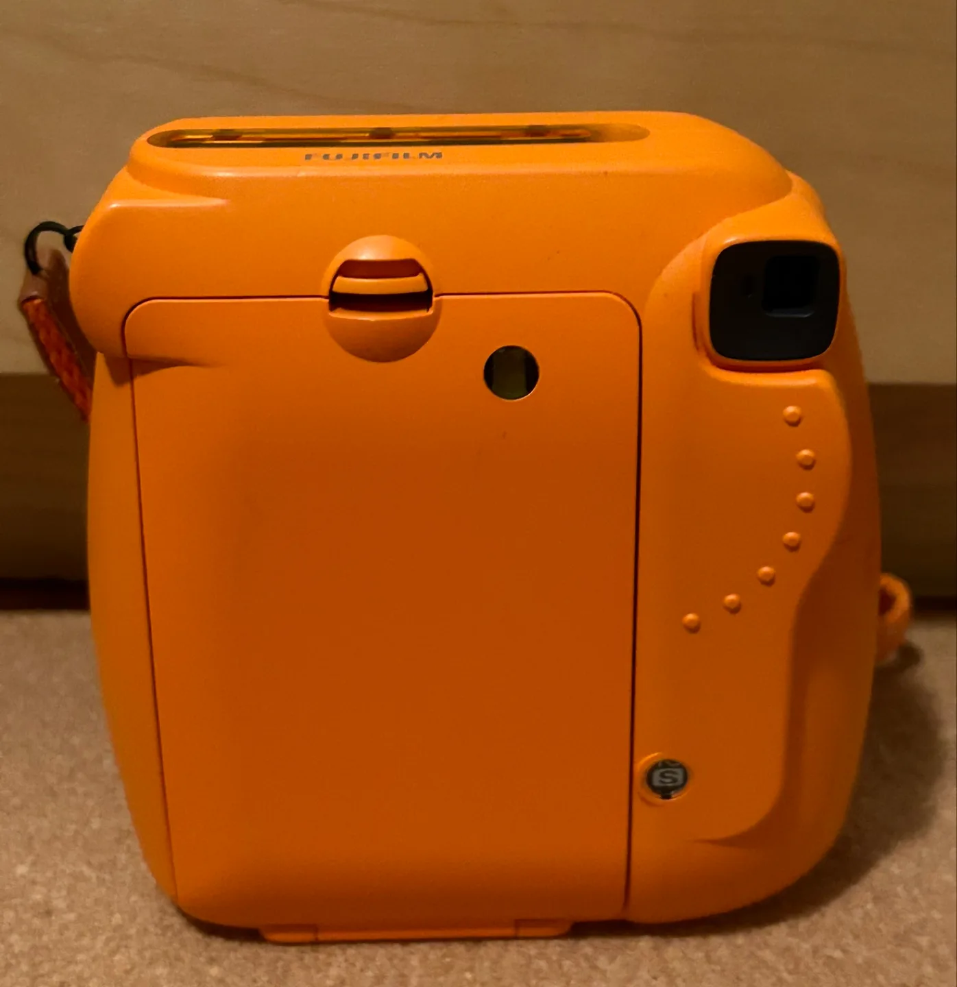 Fujifilm Instax Mini 9 Orange Camera image indicator(3)
