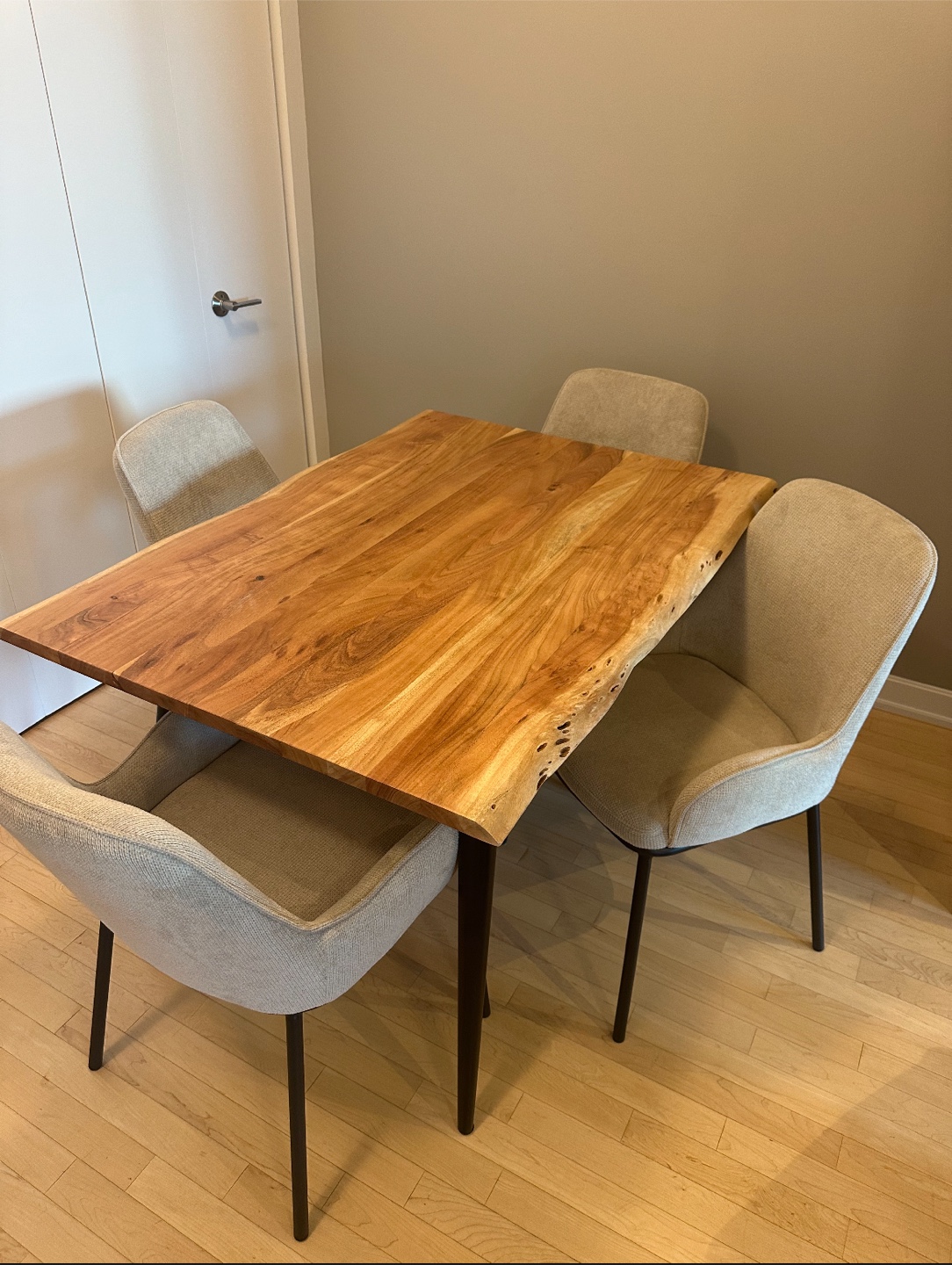 Live Edge Wood Dining Table with 4 Chairs