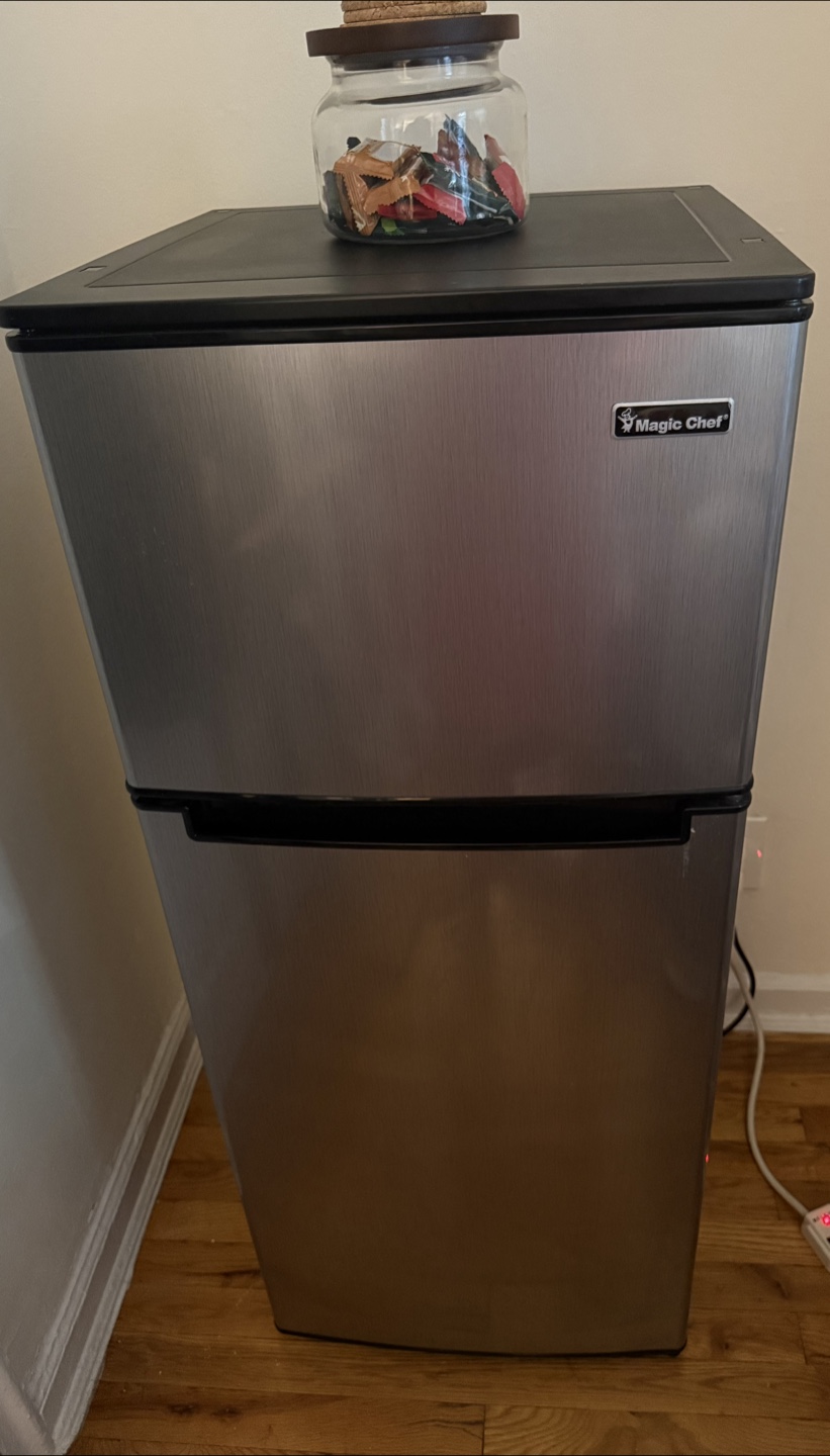 Magic Chef 4.5 Cu. Ft. Mini Refrigerator - photo 2