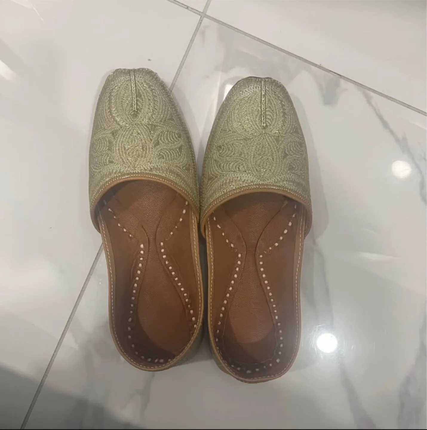 Gold Embroidered Punjabi Jutti  - Size 8 thumbnail